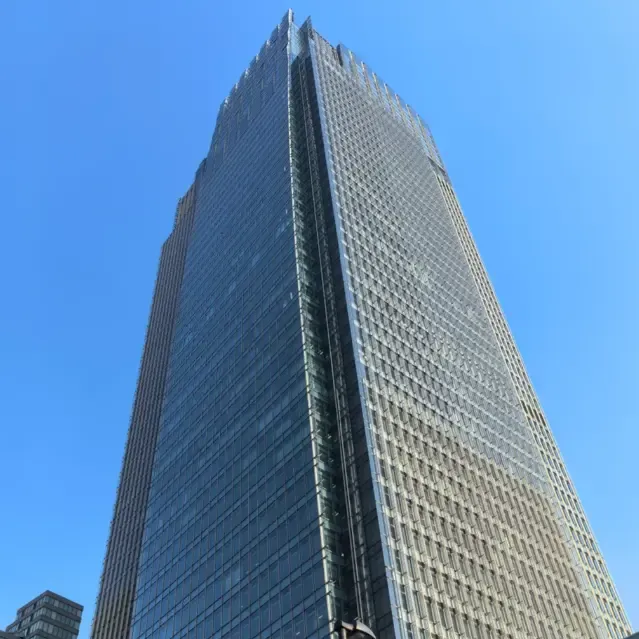 పాయింట్-సపోర్టెడ్ గ్లాస్ కర్టెన్ వాల్స్